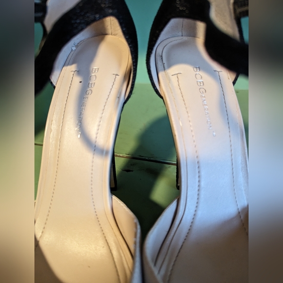 BCBGeneration Cream And Black Studded, Open Toe, Pumps, Size 8.5 - Picture 3 of 9